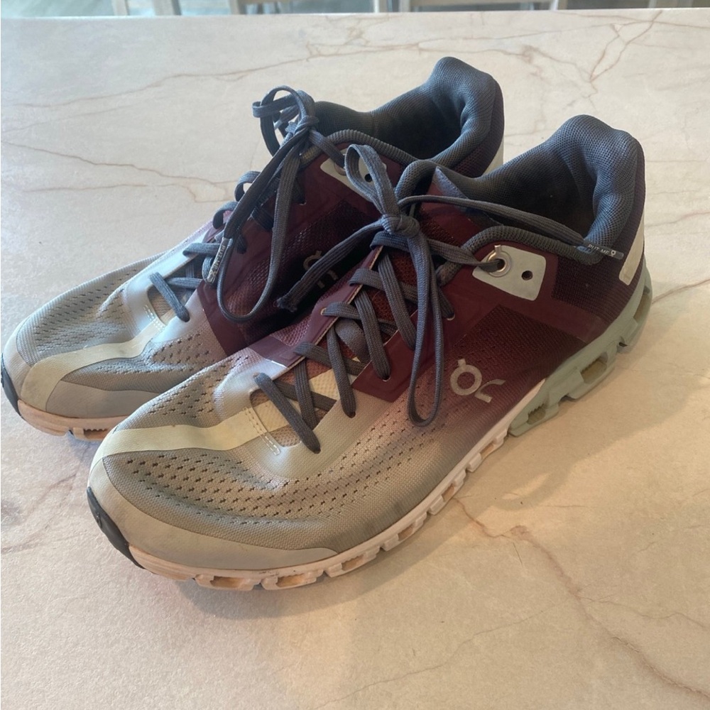 On Cloud Cloud Flow Sneakers size 8.5